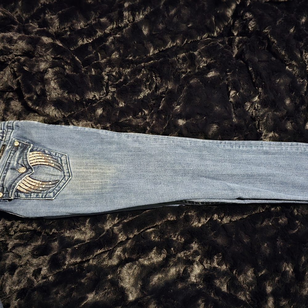 Women's Blue Jeans with Embellished Pocket